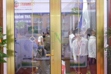 Cửa Nhôm xi mạ Vàng Gold Titan - album 10