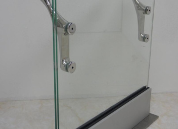 Lan can kính cường lực