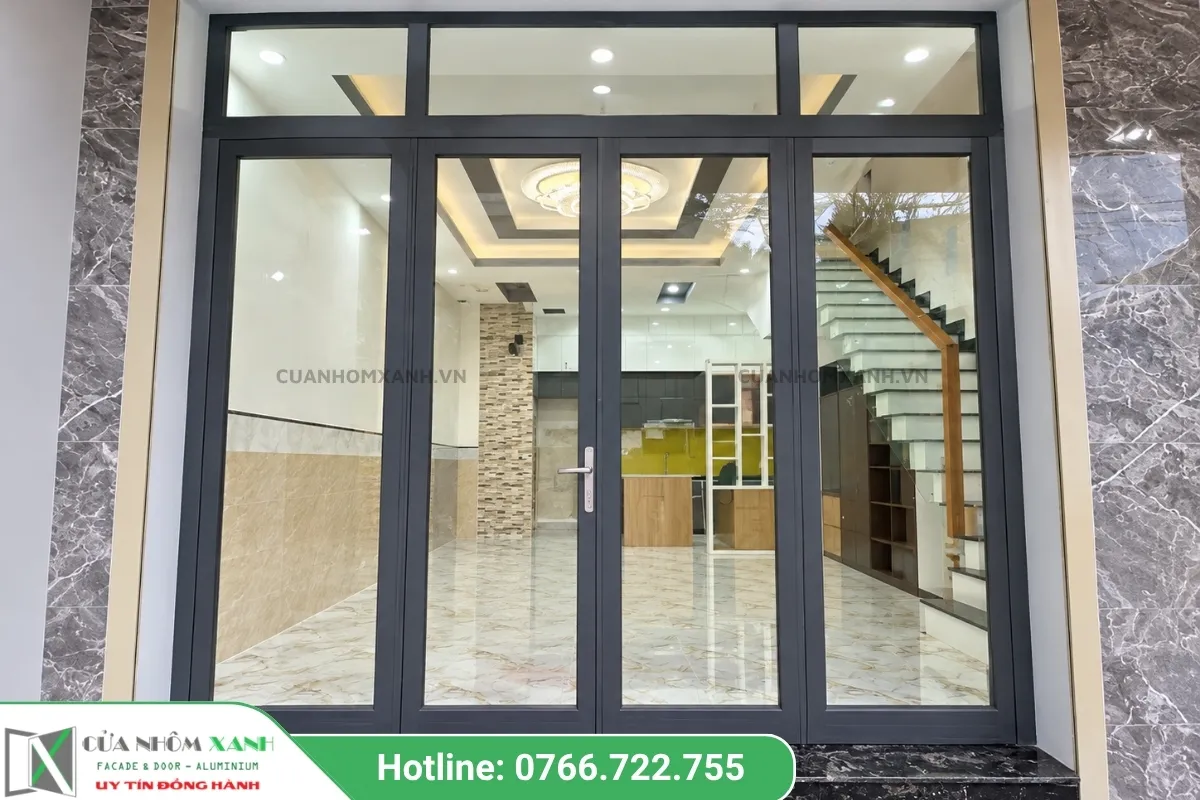 Cửa đi Mở Quay 4 Cánh Nhôm Kính Kết Hợp ô Kính Phía Trên