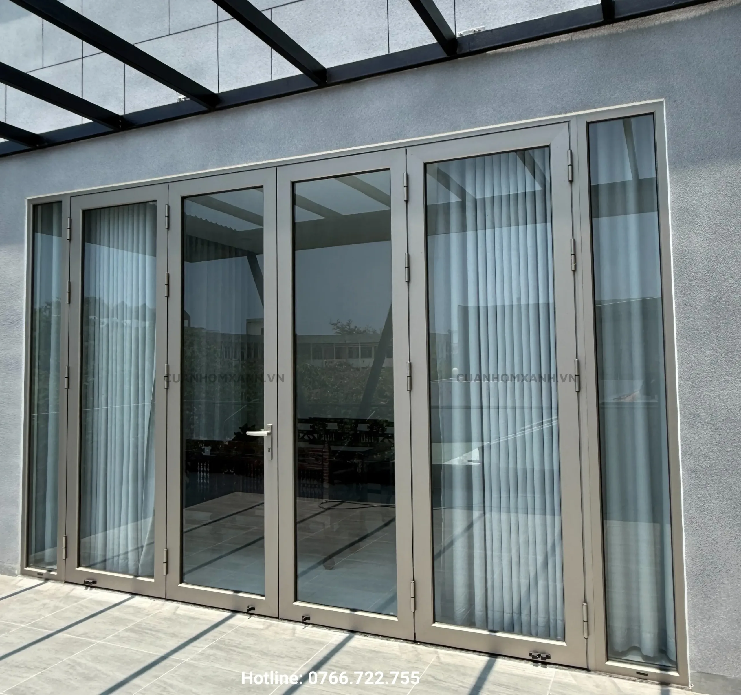 Cửa Nhôm Maxpro Cửa đi Mở Quay Nhiều Cánh