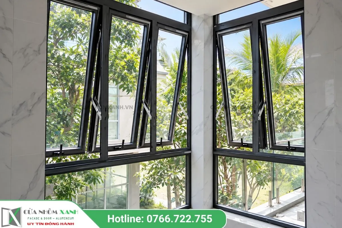 Hệ Cửa Sổ Mở Hất Góc 90 độ Khung Nhôm đen, ốp Tường Giả đá Cẩm Thạch Sang Trọng