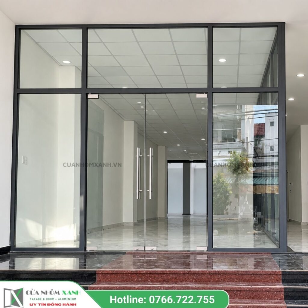 Cửa kính cường lực bản lề sàn