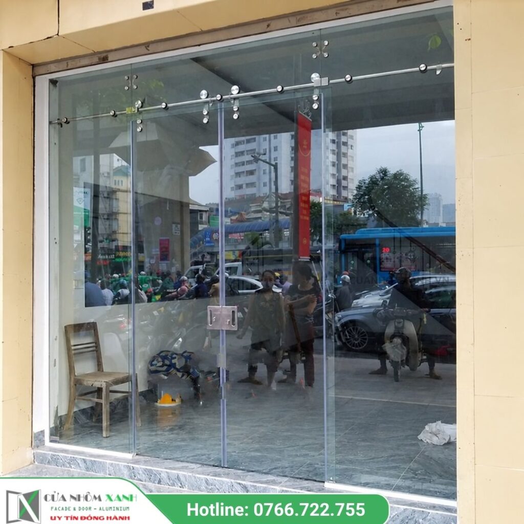 Cửa kính cường lực lùa treo