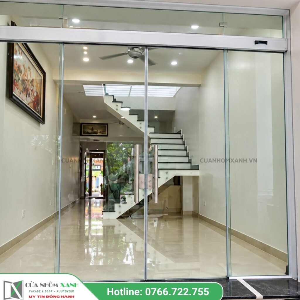 Cửa kính cường lực lùa treo
