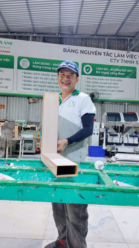 Nhân sự Cửa Nhôm Xanh