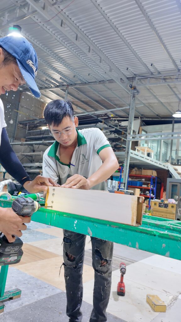 Nhân sự Cửa Nhôm Xanh