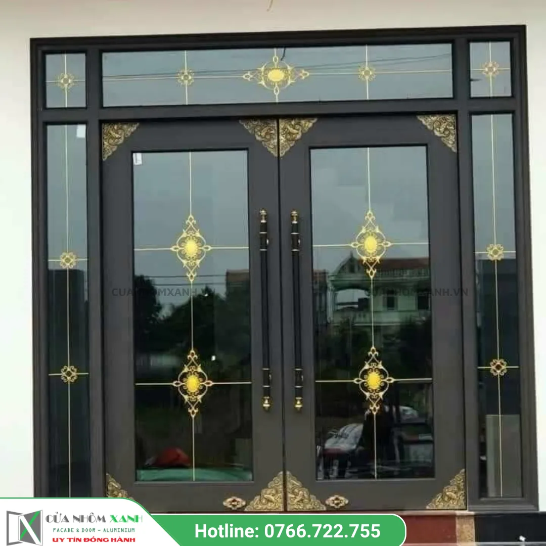 Cửa nhôm thủy lực hoa đồng cổ điển