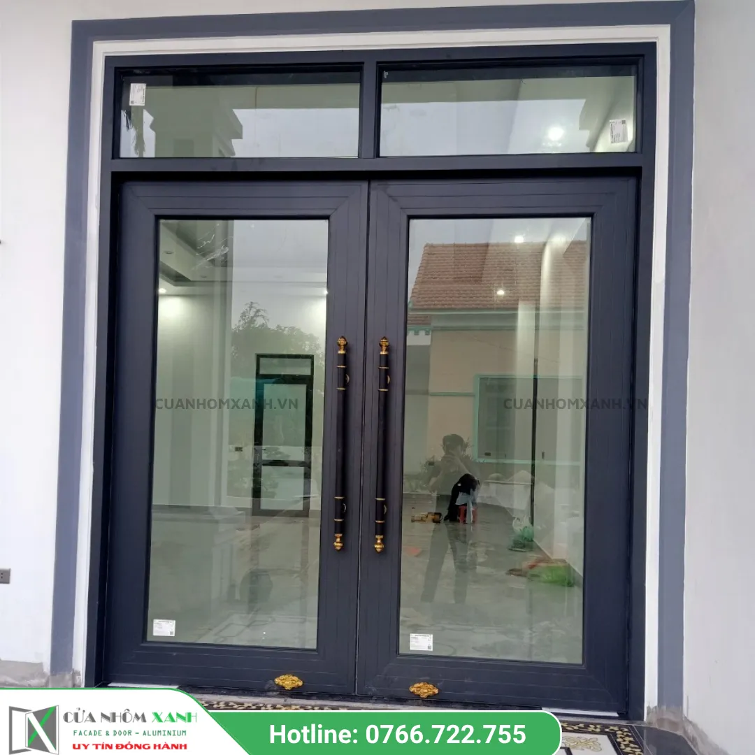 Cửa nhôm thủy lực 2 cánh có ô kính trên