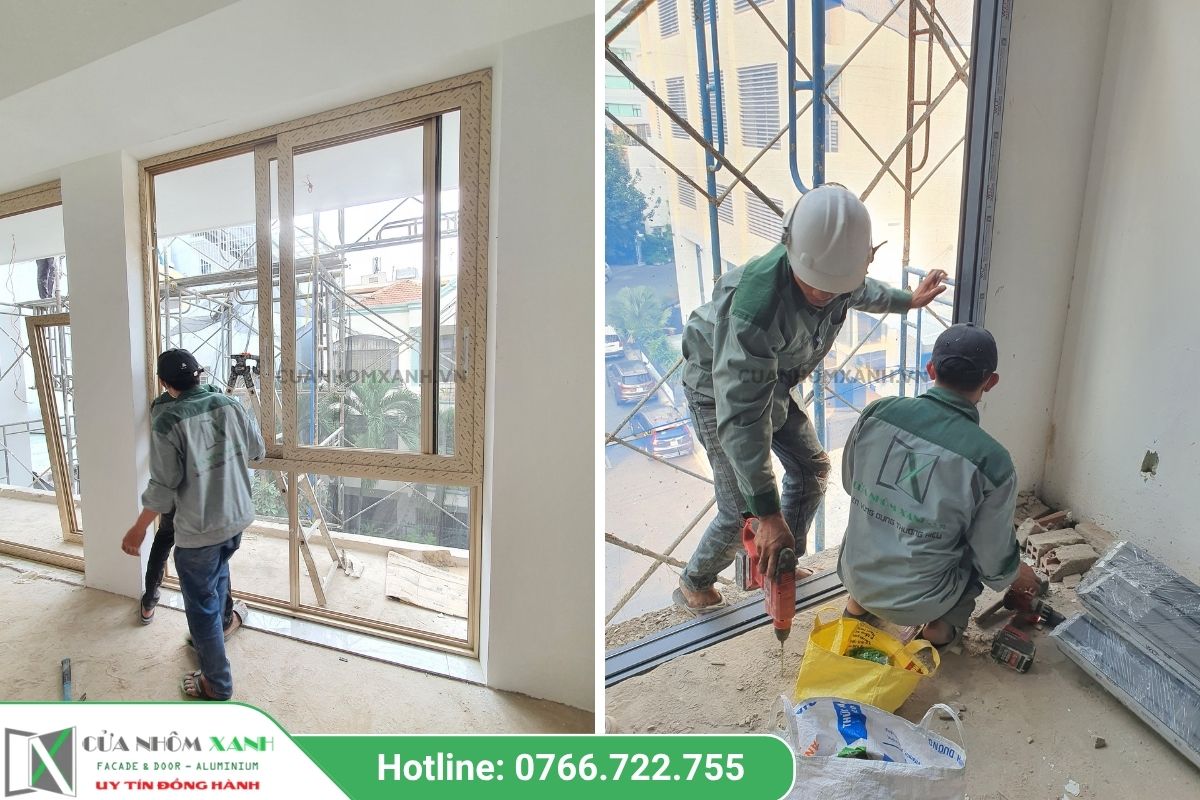 Công nhân Cửa Nhôm Xanh lắp ráp khung cửa nhôm tại xưởng Bình Tân