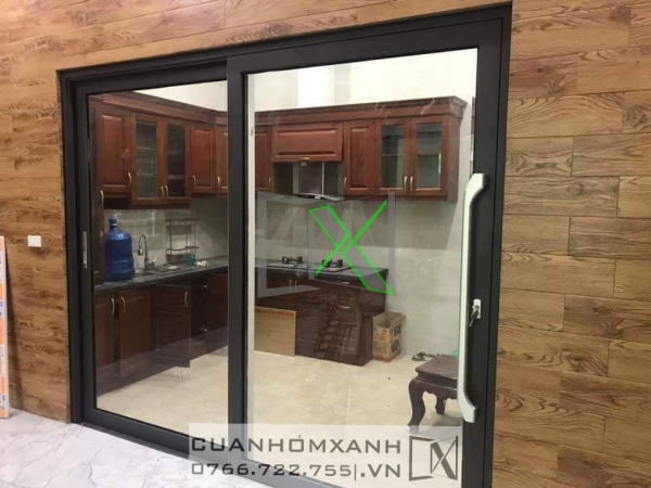 Cửa lùa 2 cánh nhôm PMI khung đen lắp cho khu bếp