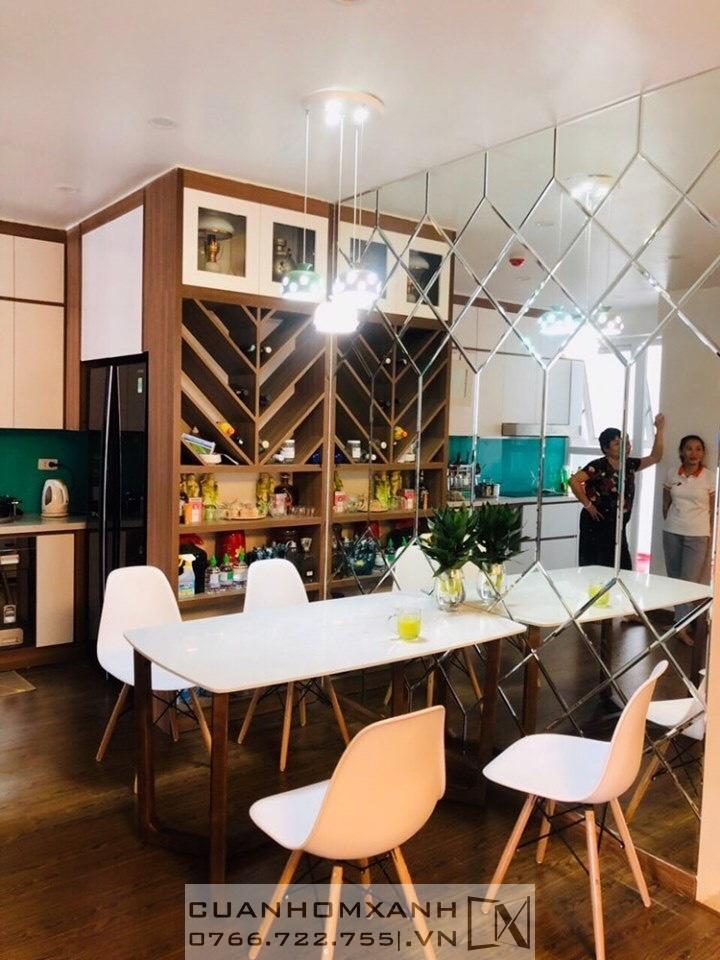Kính thuỷ ốp tường trang trí
